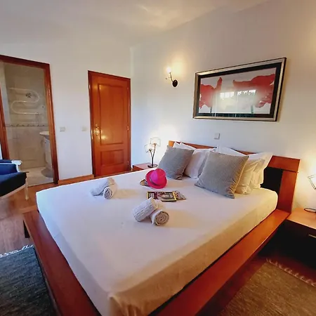 Zeffa Beach House * אלבופיירה